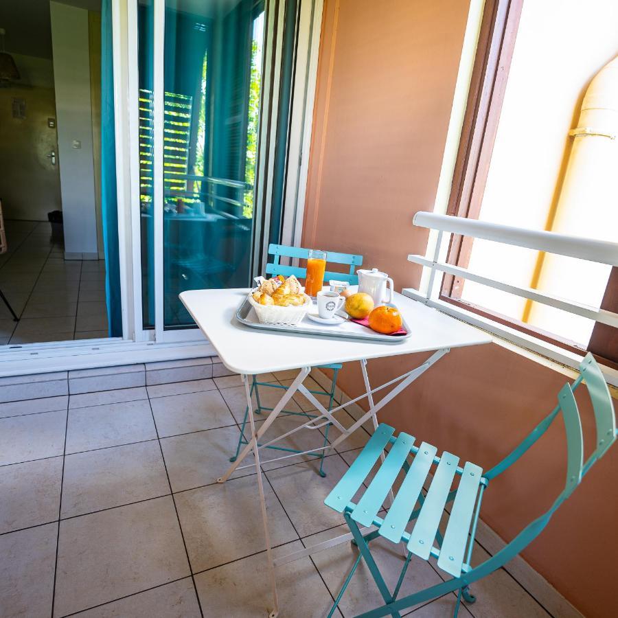 Le Kerveguen Hotel Saint-Gilles-les-Bains Buitenkant foto