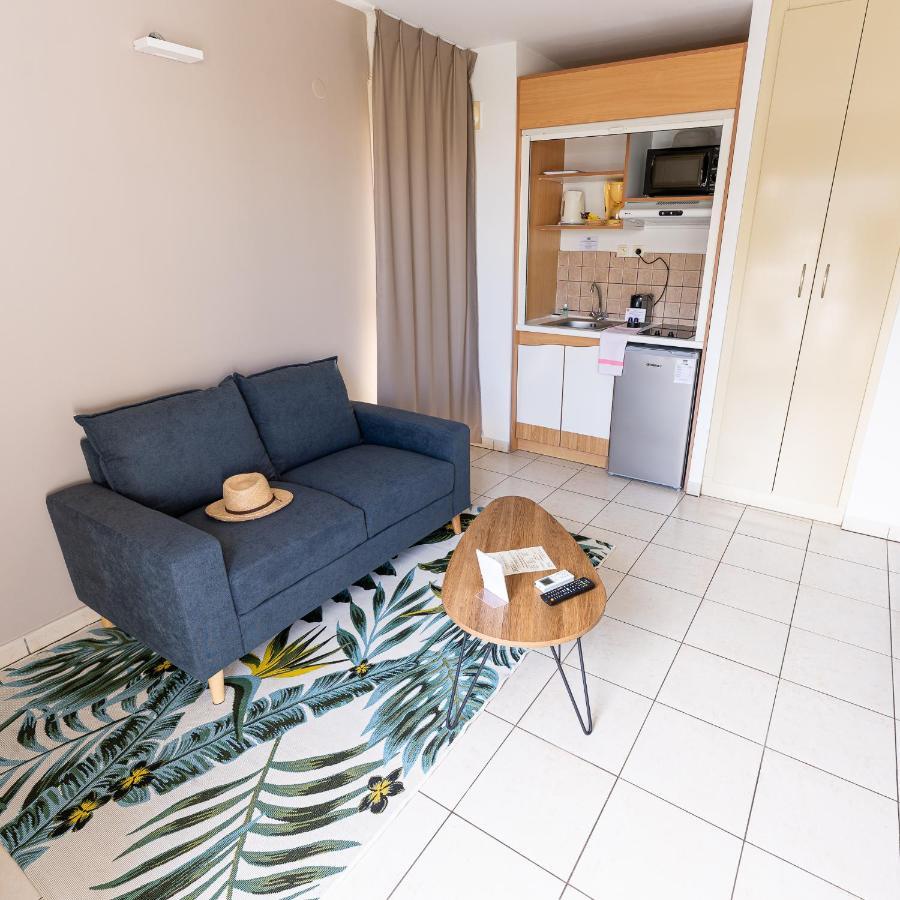 Le Kerveguen Hotel Saint-Gilles-les-Bains Buitenkant foto