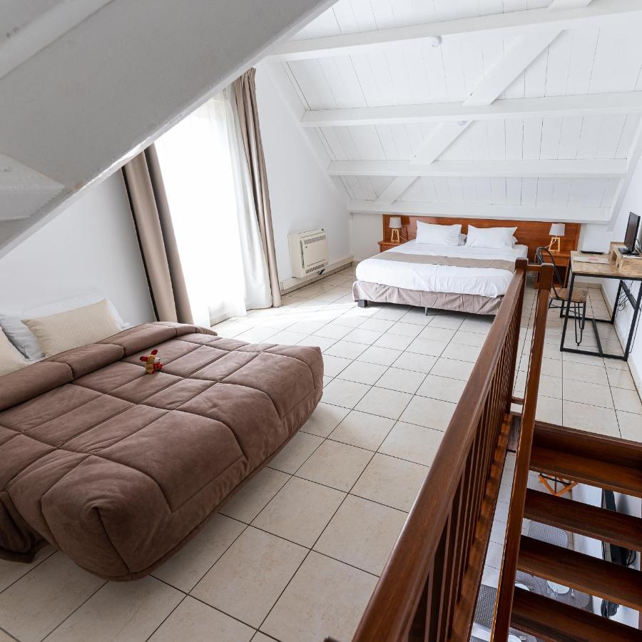 Le Kerveguen Hotel Saint-Gilles-les-Bains Buitenkant foto