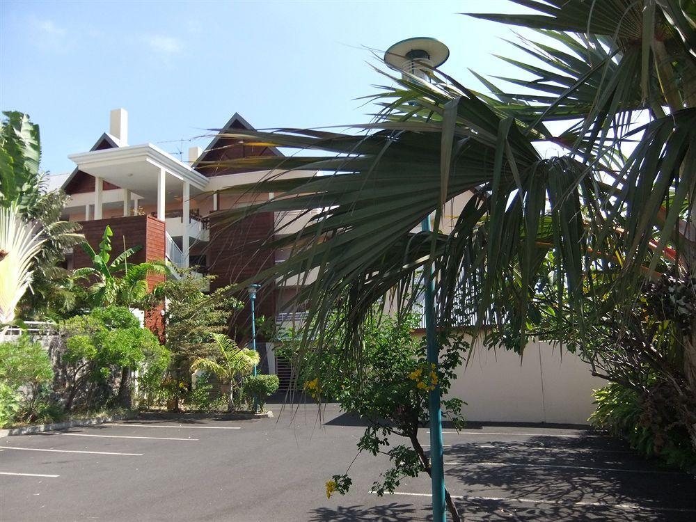 Le Kerveguen Hotel Saint-Gilles-les-Bains Buitenkant foto