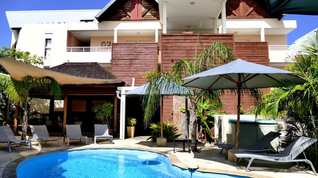 Le Kerveguen Hotel Saint-Gilles-les-Bains Buitenkant foto